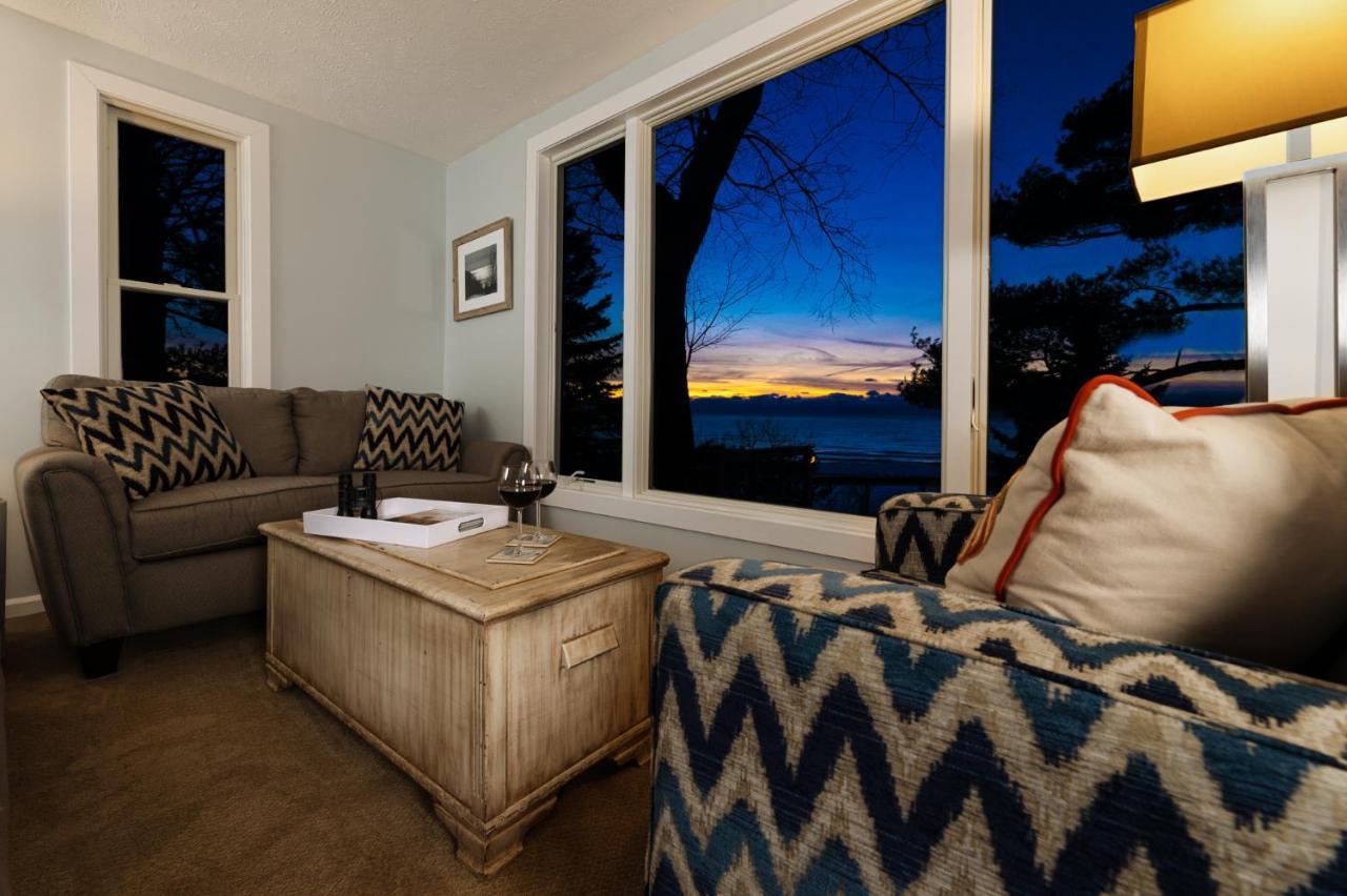 Looking Glass Beachfront Inn Grand Haven Dış mekan fotoğraf