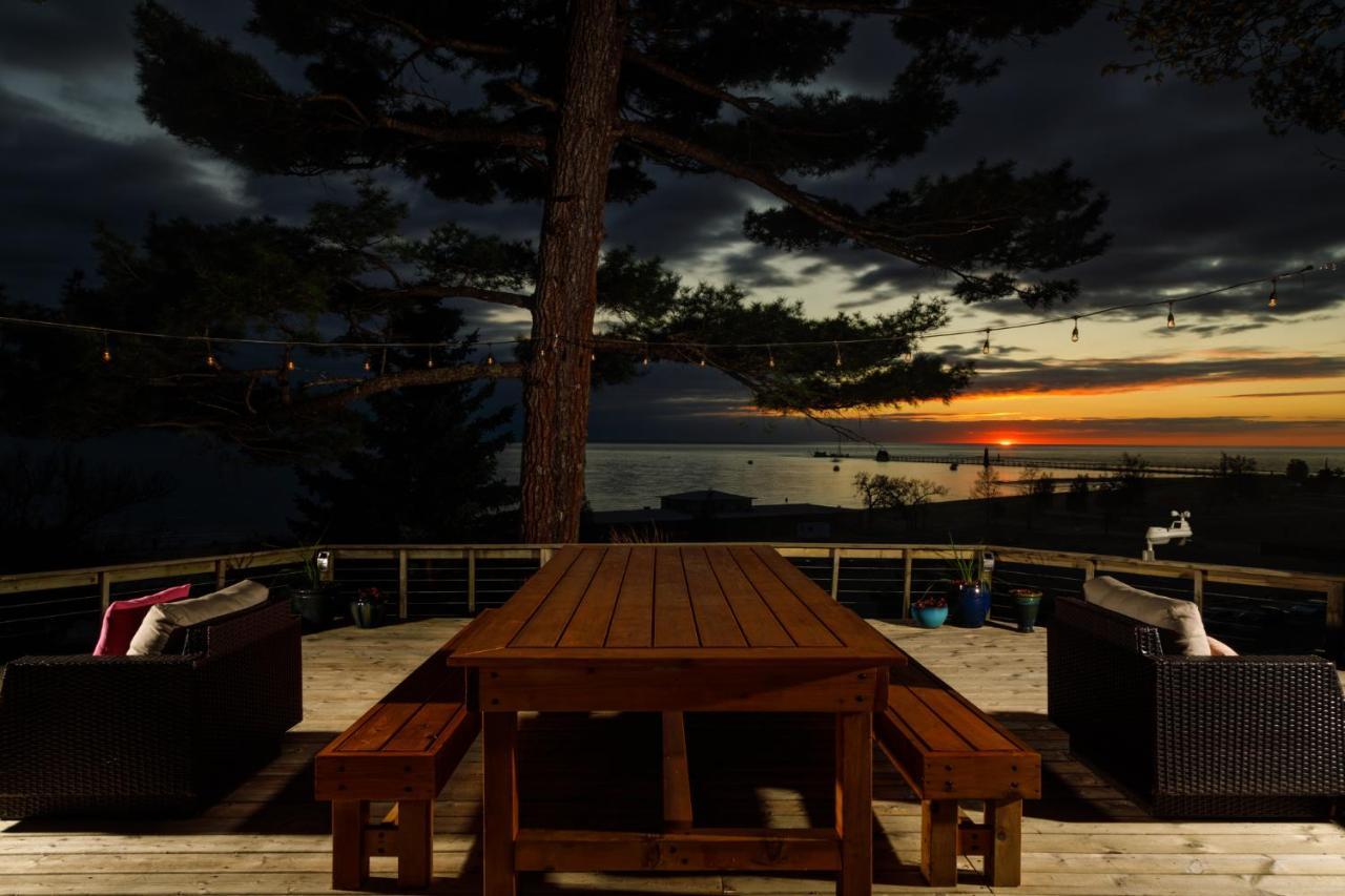 Looking Glass Beachfront Inn Grand Haven Dış mekan fotoğraf